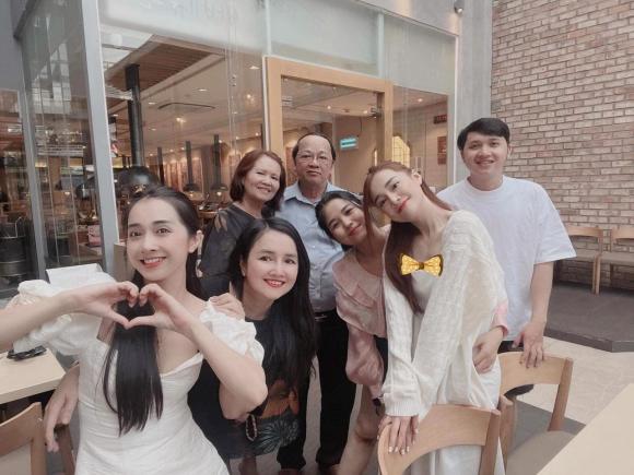 Em gái Nhã Phương khoe nhà 5 tầng, tiết lộ đưa bố mẹ vào Sài Gòn sống cùng-2