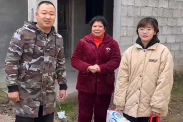 Về ăn Tết, bị ép cưới ông chú giàu từng có vợ con, cô gái lên mạng kể khổ-1