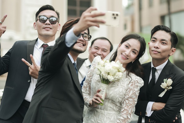 Phan Hiển đón Khánh Thi về dinh bằng dàn mô tô và vespa cực ngầu-6