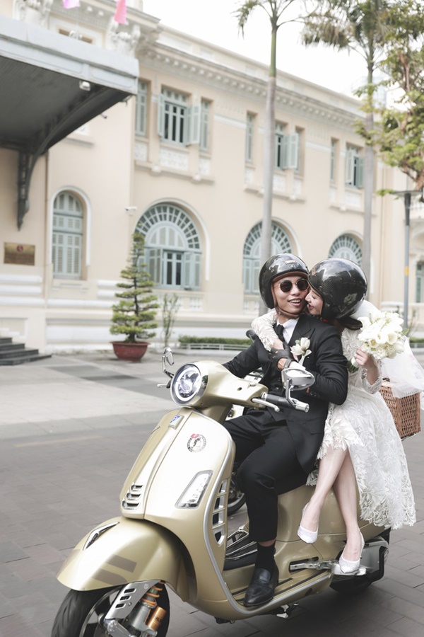 Phan Hiển đón Khánh Thi về dinh bằng dàn mô tô và vespa cực ngầu-8