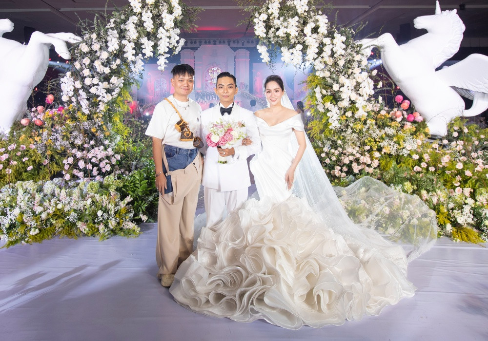 Vợ chồng Chí Anh cùng dàn sao dự lễ cưới Khánh Thi - Phan Hiển-5