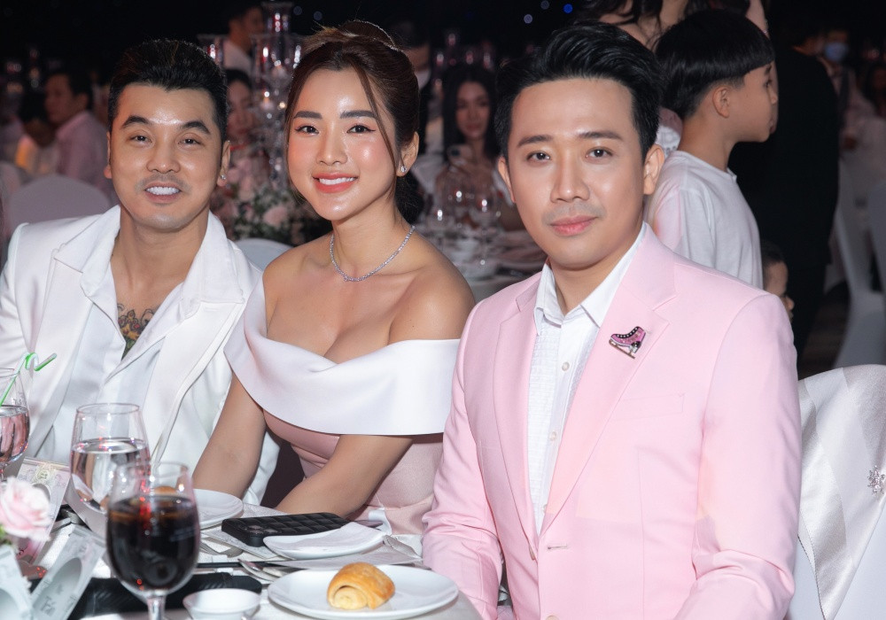 Vợ chồng Chí Anh cùng dàn sao dự lễ cưới Khánh Thi - Phan Hiển-6