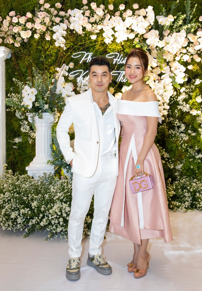 Vợ chồng Chí Anh cùng dàn sao dự lễ cưới Khánh Thi - Phan Hiển-12