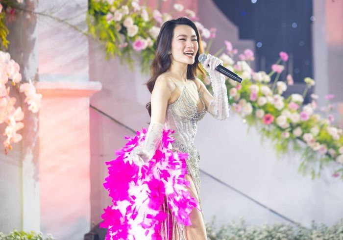 Trò chơi, màn khiêu vũ ấn tượng ở đám cưới của Khánh Thi - Phan Hiển-4
