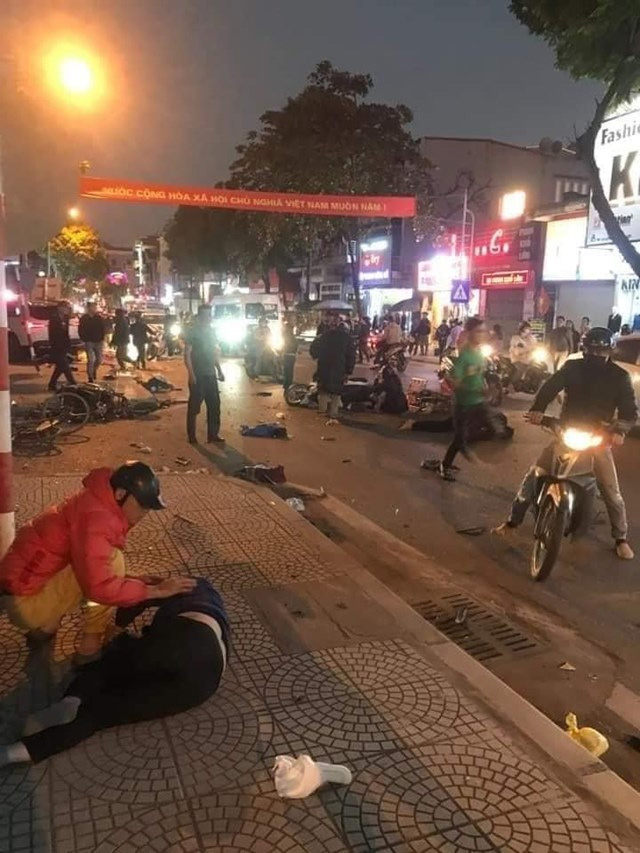 Quảng Ninh: Xe ô tô gây tai nạn liên hoàn khiến nhiều người thương vong-1
