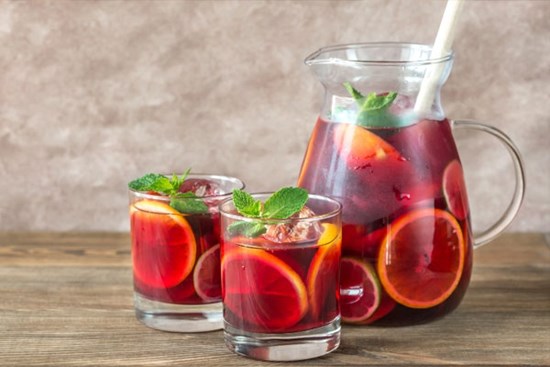 Sangria trái cây - thức uống là một gợi ý tuyệt vời cho mùa lễ hội
