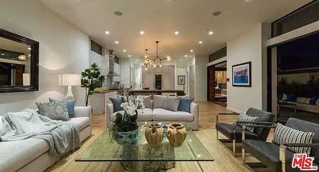 Biệt thự triệu đô ở Mỹ của trai hư Trần Quán Hy-12