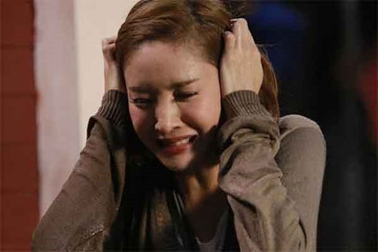 Cưới nửa năm chồng bỗng gửi 100 triệu vào tài khoản, tôi bật khóc khi nghe đề nghị của anh