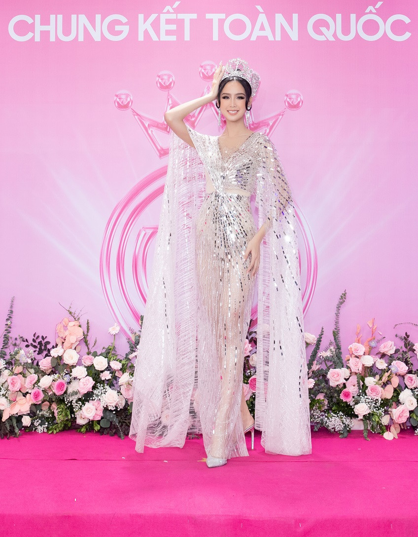 Dàn hoa, á hậu diện váy cắt xẻ dự chung kết Hoa hậu Việt Nam 2022-10