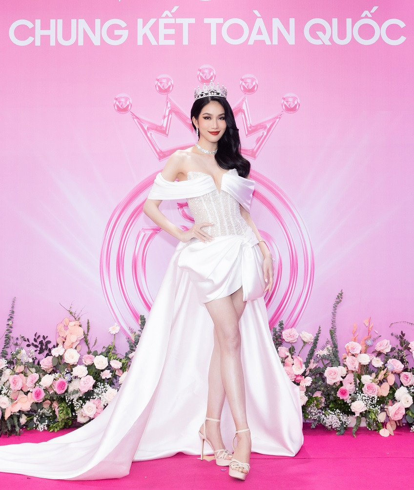 Dàn hoa, á hậu diện váy cắt xẻ dự chung kết Hoa hậu Việt Nam 2022-6