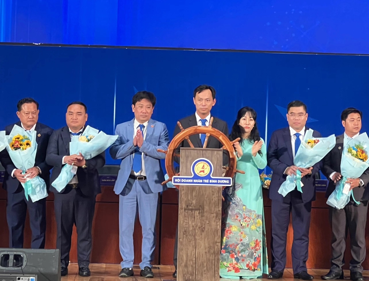 Con trai ông Huỳnh Uy Dũng được bầu làm Chủ tịch Hội Doanh nhân trẻ Bình Dương-2