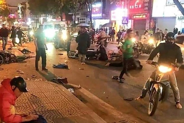 Sập sàn bê tông tại trung tâm thương mại đang thi công-3