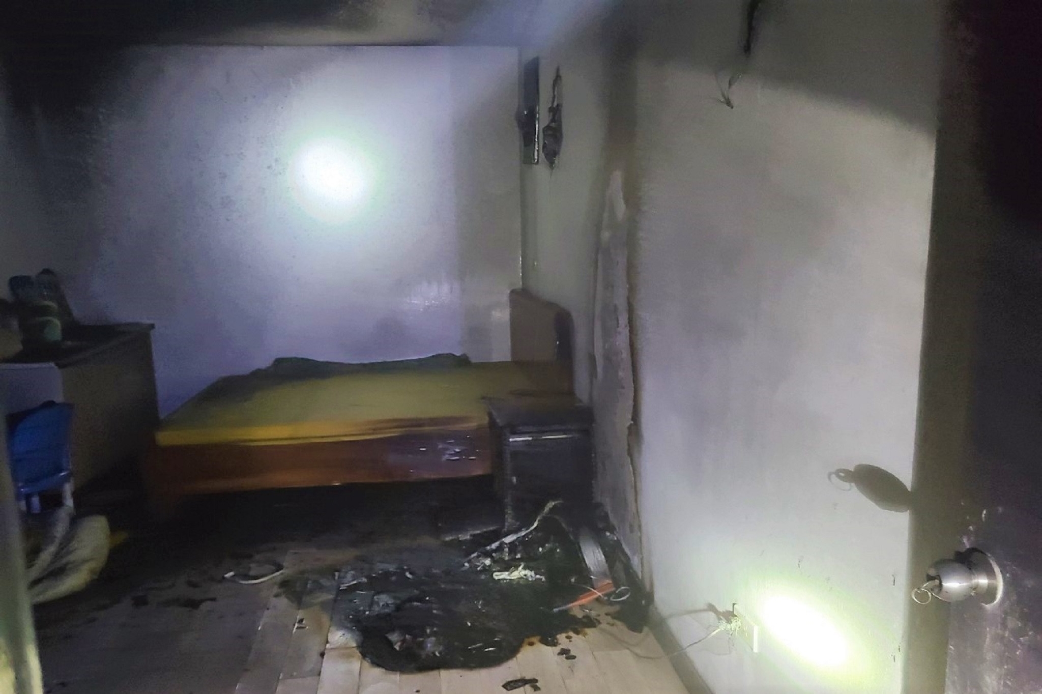 Giải cứu 11 người trong vụ cháy chung cư ở Hà Nội-1