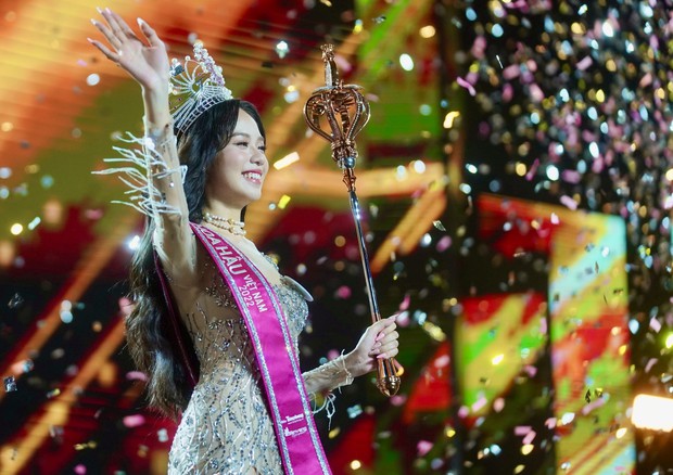 Vì sao Huỳnh Thị Thanh Thủy đăng quang Hoa hậu Việt Nam 2022 ở tuổi 19?-1