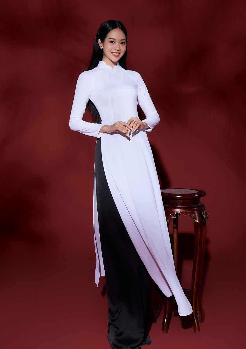 Bố hoa hậu Thanh Thủy: Tôi là kỹ sư điện, vợ nội trợ tiền đâu mua giải cho con-6