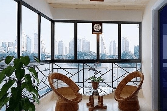 Ban công nhà mà để thế này sẽ bị thất thoát tài chính, cẩn thận tiền tài không cánh mà bay