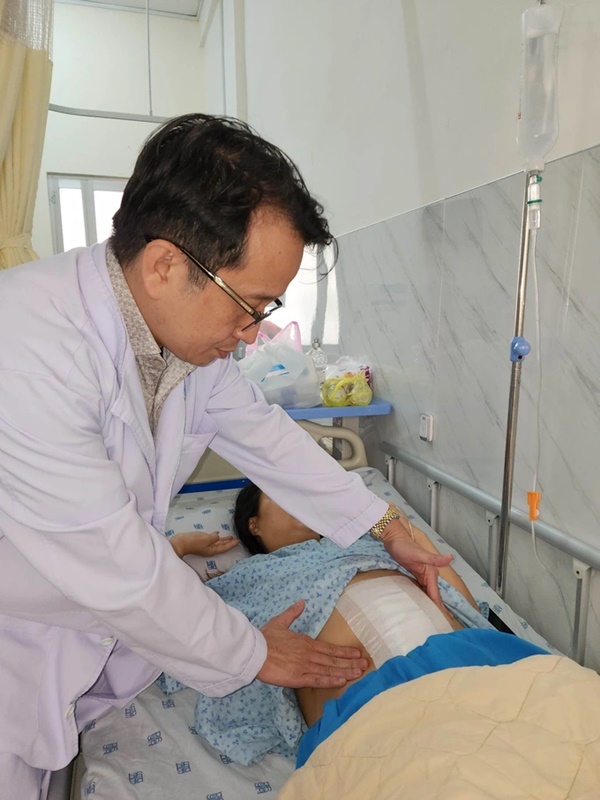 TPHCM: Cô gái phải chịu vết mổ 8cm vì sợ Covid-19 không đi khám suốt 2 năm-1