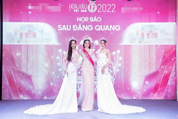 Tân Hoa hậu Việt Nam Thanh Thủy nói tiếng Anh ấp úng-1