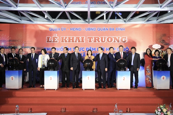 Khai trương Khu phố ẩm thực đêm kết hợp đi bộ Đảo Ngọc - Ngũ Xã, quận Ba Đình-1