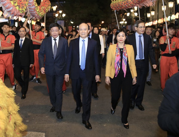 Khai trương Khu phố ẩm thực đêm kết hợp đi bộ Đảo Ngọc - Ngũ Xã, quận Ba Đình-3