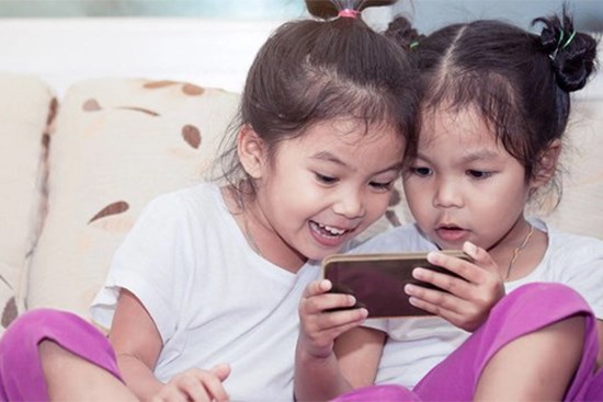 Đây là 3 điều cha mẹ cần dạy sớm, 1 điều phải loại bỏ để con lớn lên thành công hơn người, được bạn bè yêu quý