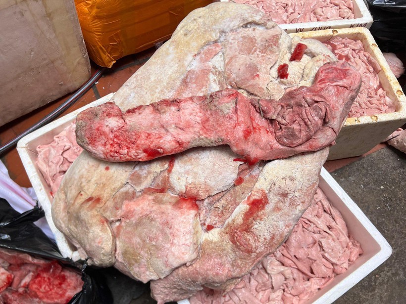 Hơn nửa tấn nầm lợn đang phân hủy chuẩn bị... lên bàn nhậu-4