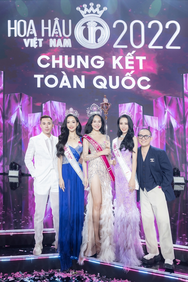 Đầm dạ hội của 2 Á hậu Hoa hậu Việt Nam 2022: Mỗi thiết kế trị giá gần 100 triệu-1