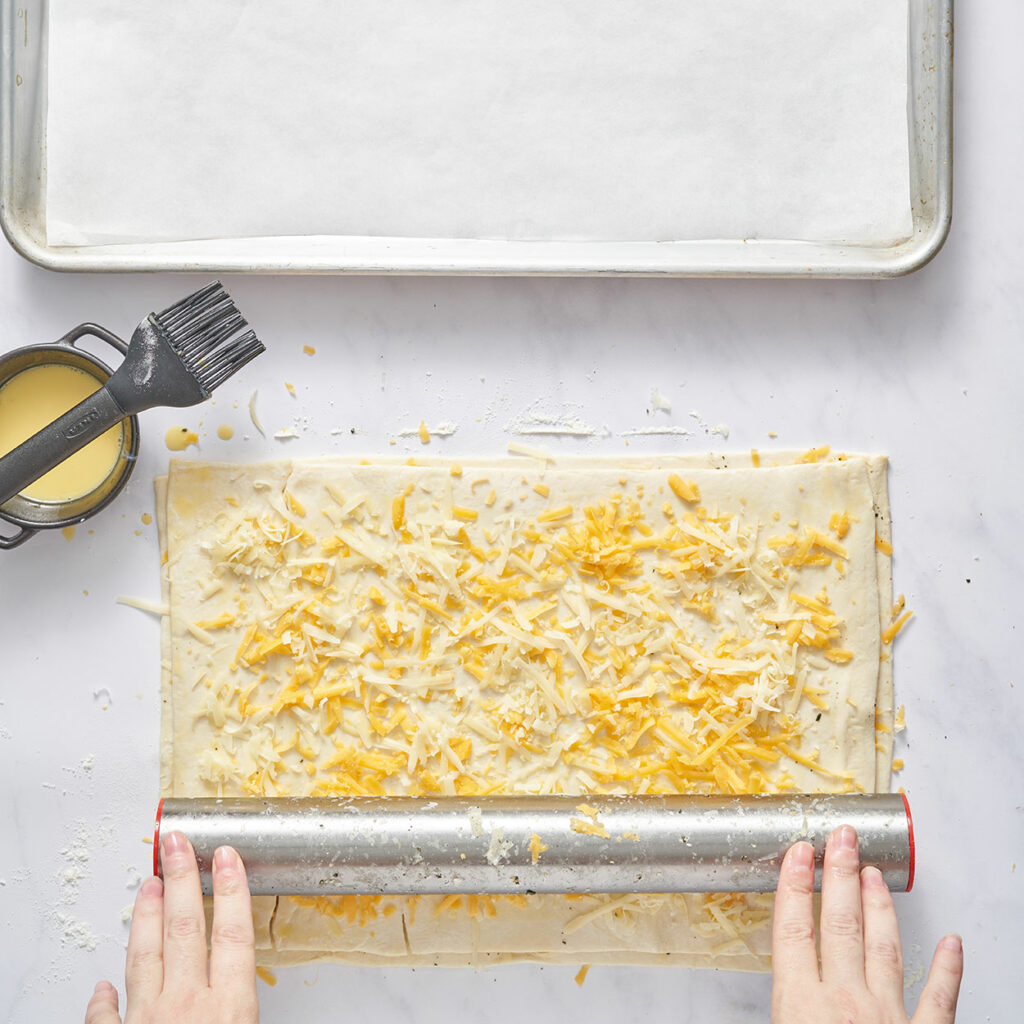 Bánh xoắn phô mai hương thảo giòn ngon, hấp dẫn từ trẻ em đến người lớn-6