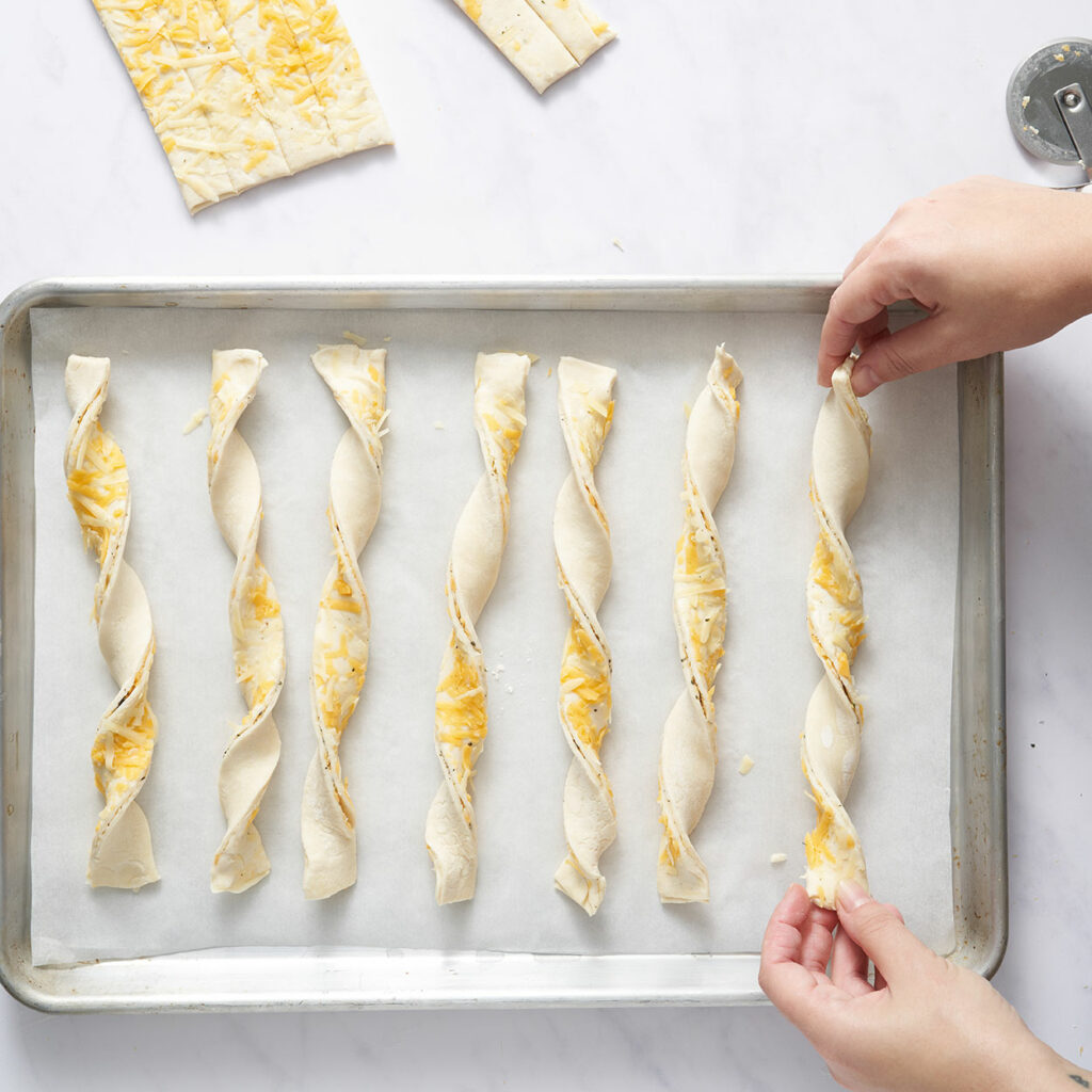 Bánh xoắn phô mai hương thảo giòn ngon, hấp dẫn từ trẻ em đến người lớn-8