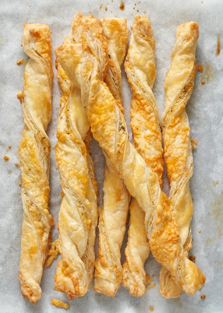 Bánh xoắn phô mai hương thảo giòn ngon, hấp dẫn từ trẻ em đến người lớn-10