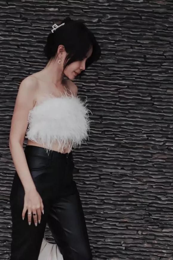 Những mỹ nhân Việt sành điệu như đi trình diễn thời trang khi đến trường con-7