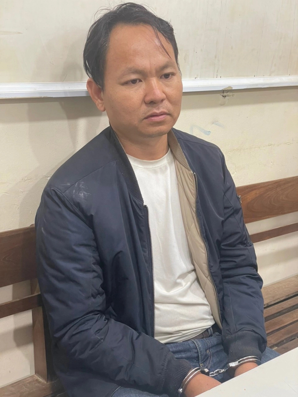 Nghi phạm buôn ma túy, cầm súng bắn công an bị bắt trong tình trạng như thế nào?-4