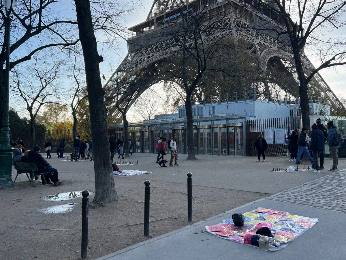 Cứ mong đến Paris xem tháp Eiffel, cô gái nhận ra không bao giờ nên tin ảnh sống ảo-6