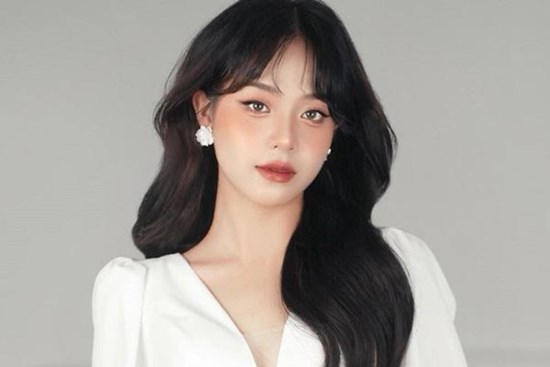 Hoa hậu Huỳnh Thị Thanh Thủy học chuyên Văn, 12 năm học giỏi