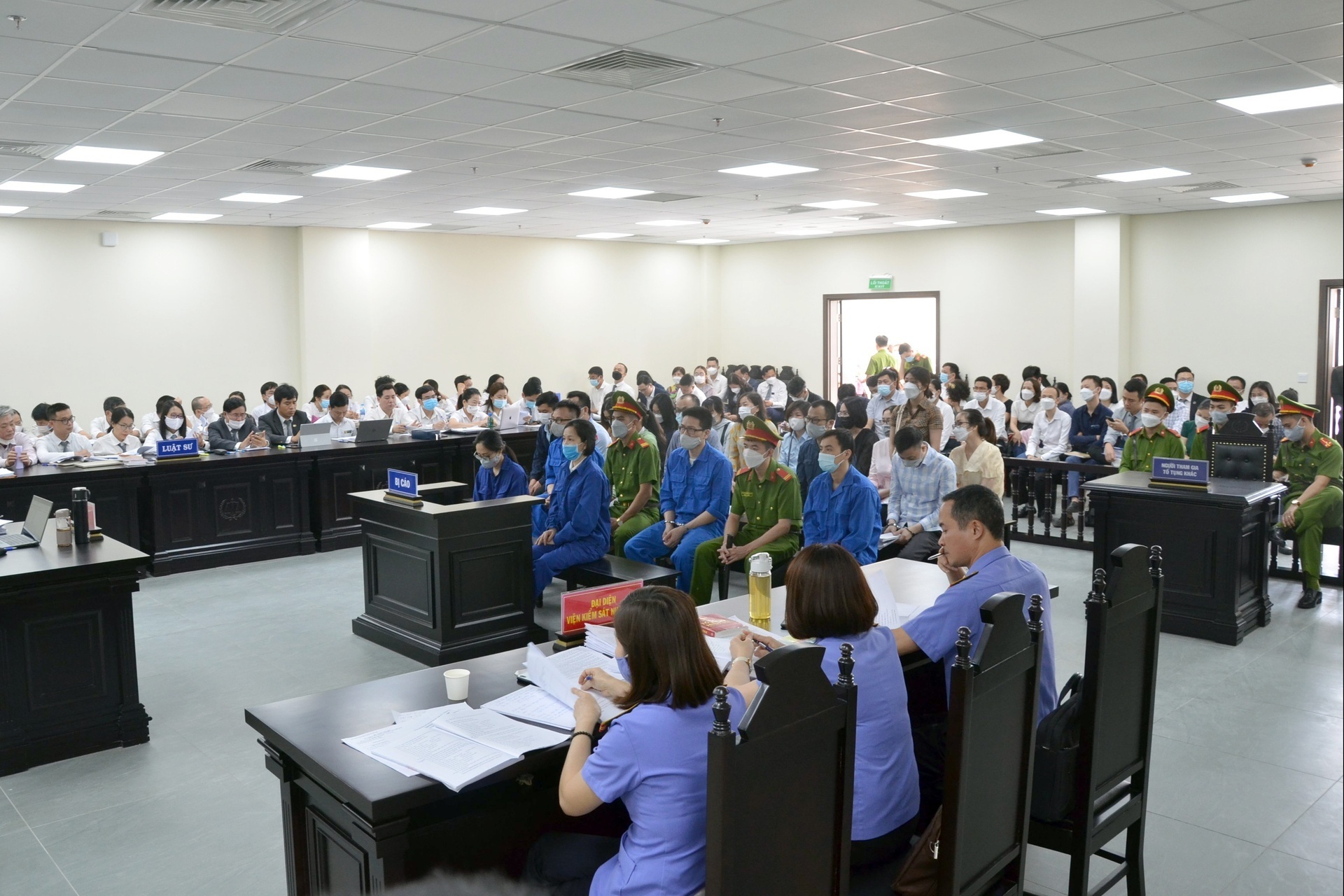 Xét xử 26 bị cáo vụ 3 ngân hàng bị siêu lừa chiếm đoạt hàng trăm tỷ-1