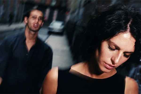 Lao vào đánh ghen giữa phố, tôi đau đớn nghe chồng nói lời này-1