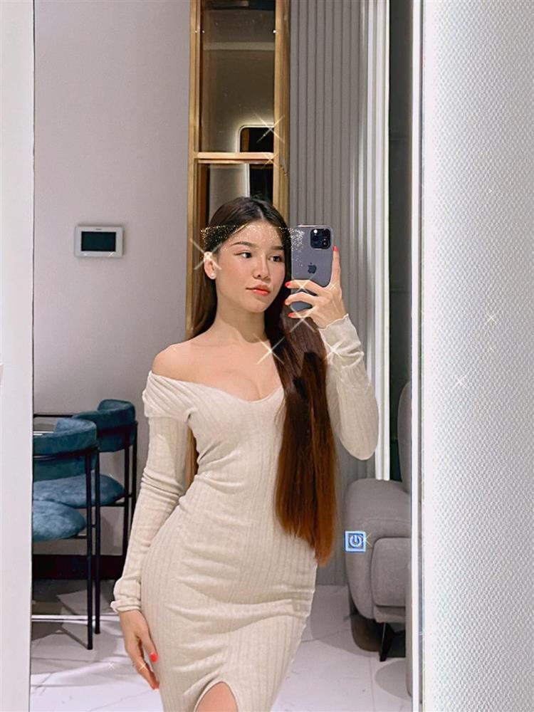 Nữ PT mặc nóng bỏng, trả lời cao tay khi bị nhắc Đặng Văn Lâm-1