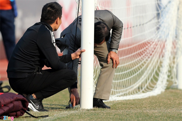 Ai đứng sau ngành dịch vụ trông xe trên vỉa hè, dưới lòng đường ở Hà Nội?-8