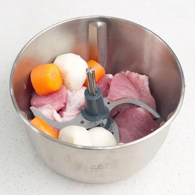 Váng đậu cuộn thịt hấp nóng hổi thơm nức cho bữa tối thêm ấm áp-2