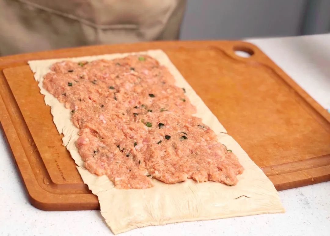 Váng đậu cuộn thịt hấp nóng hổi thơm nức cho bữa tối thêm ấm áp-5