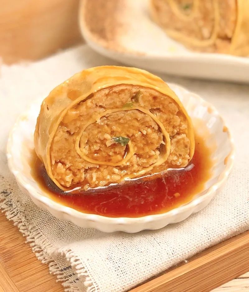 Váng đậu cuộn thịt hấp nóng hổi thơm nức cho bữa tối thêm ấm áp-9