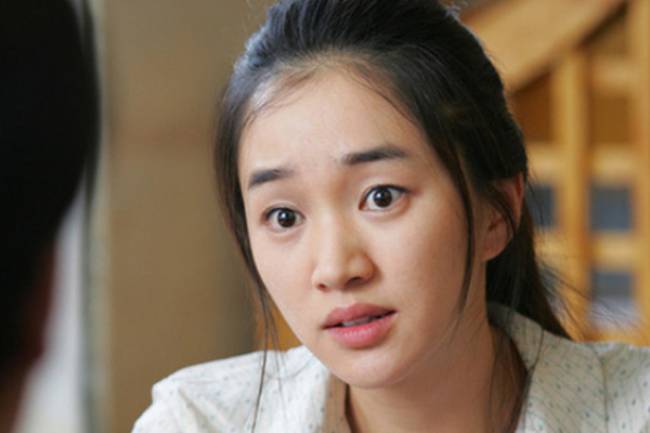 Mua muối mẹ chồng chê không đủ mặn, mua giấm bị mắng chưa đủ chua, tức mình tôi làm điều này khiến bà nín lặng-1