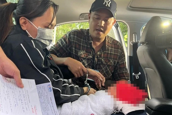 Em bé đầy tháng được phủ ngập trong những hộp vàng khiến các mẹ muốn thốt lên: Thế này xin tình nguyện sinh cả đội bóng-4