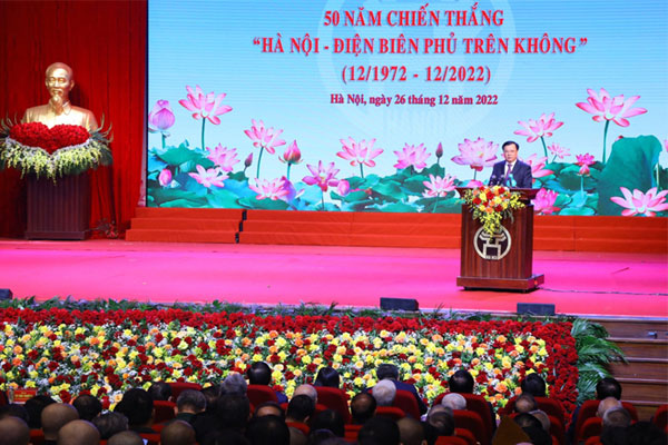 Trọng thể tổ chức Lễ kỷ niệm 50 năm Chiến thắng Hà Nội - Điện Biên Phủ trên không-1