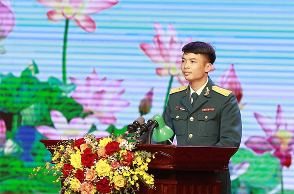 Trọng thể tổ chức Lễ kỷ niệm 50 năm Chiến thắng Hà Nội - Điện Biên Phủ trên không-7