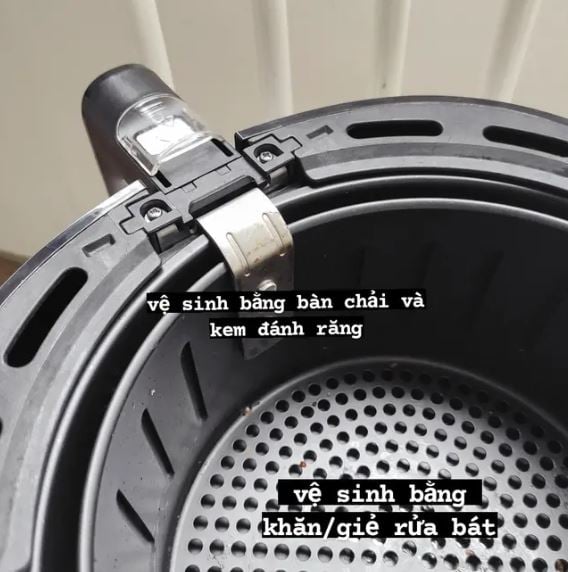 Mẹo làm sạch nồi chiên không dầu trong nháy mắt, không mất công kỳ cọ-4