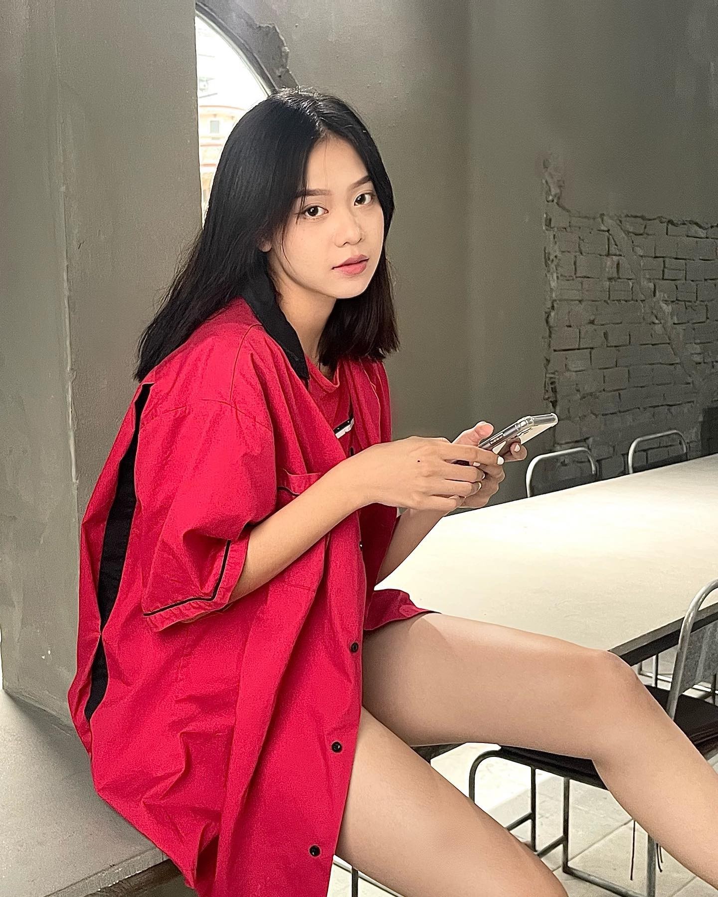 Hoa hậu Huỳnh Thị Thanh Thủy mặc giống Lisa (BLACKPINK)-12