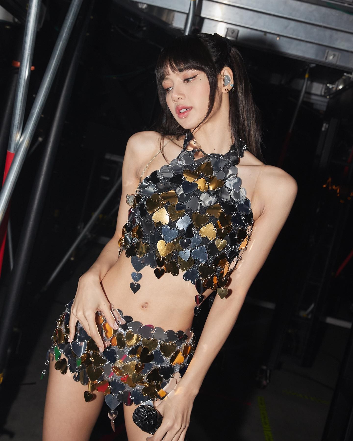 Hoa hậu Huỳnh Thị Thanh Thủy mặc giống Lisa (BLACKPINK)-3