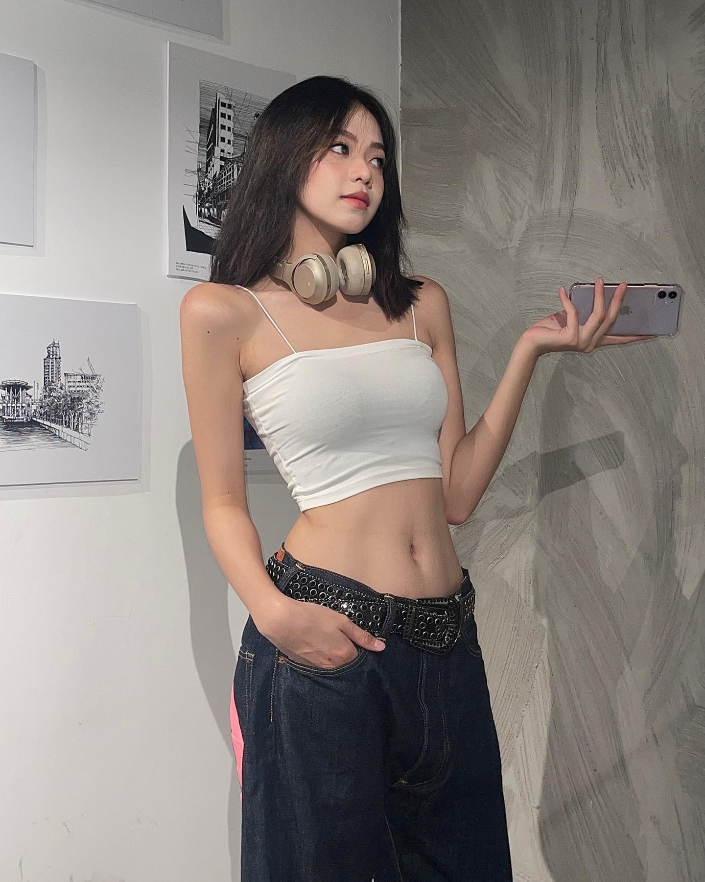Hoa hậu Huỳnh Thị Thanh Thủy mặc giống Lisa (BLACKPINK)-5