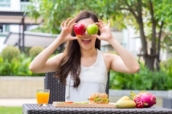 Chỉ cần ăn táo vào 1 thời điểm trong ngày, nữ diễn viên Nhật Bản giảm tới 3kg trong 2 tuần-3